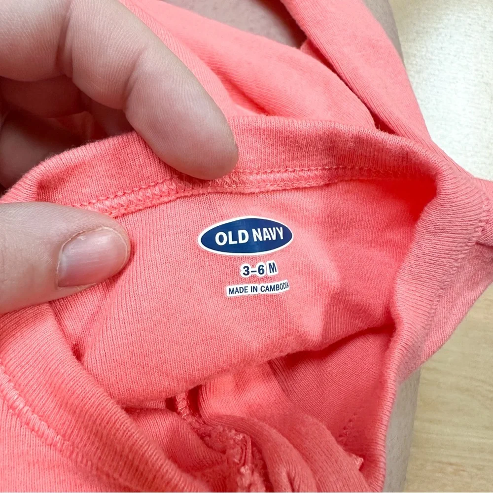 Old Navy Coral Two-Way Zip Cotton Footie Baby Girls Size 3-6M
